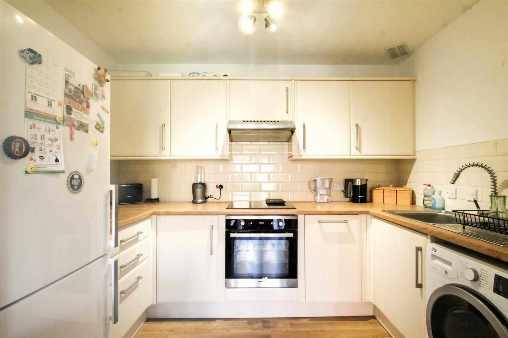 1 bed property in Whitsun Pasture, Milton Keynes